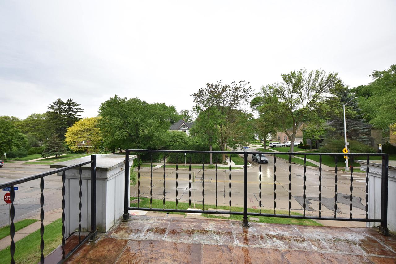 6939 Milwaukee AVENUE 6941