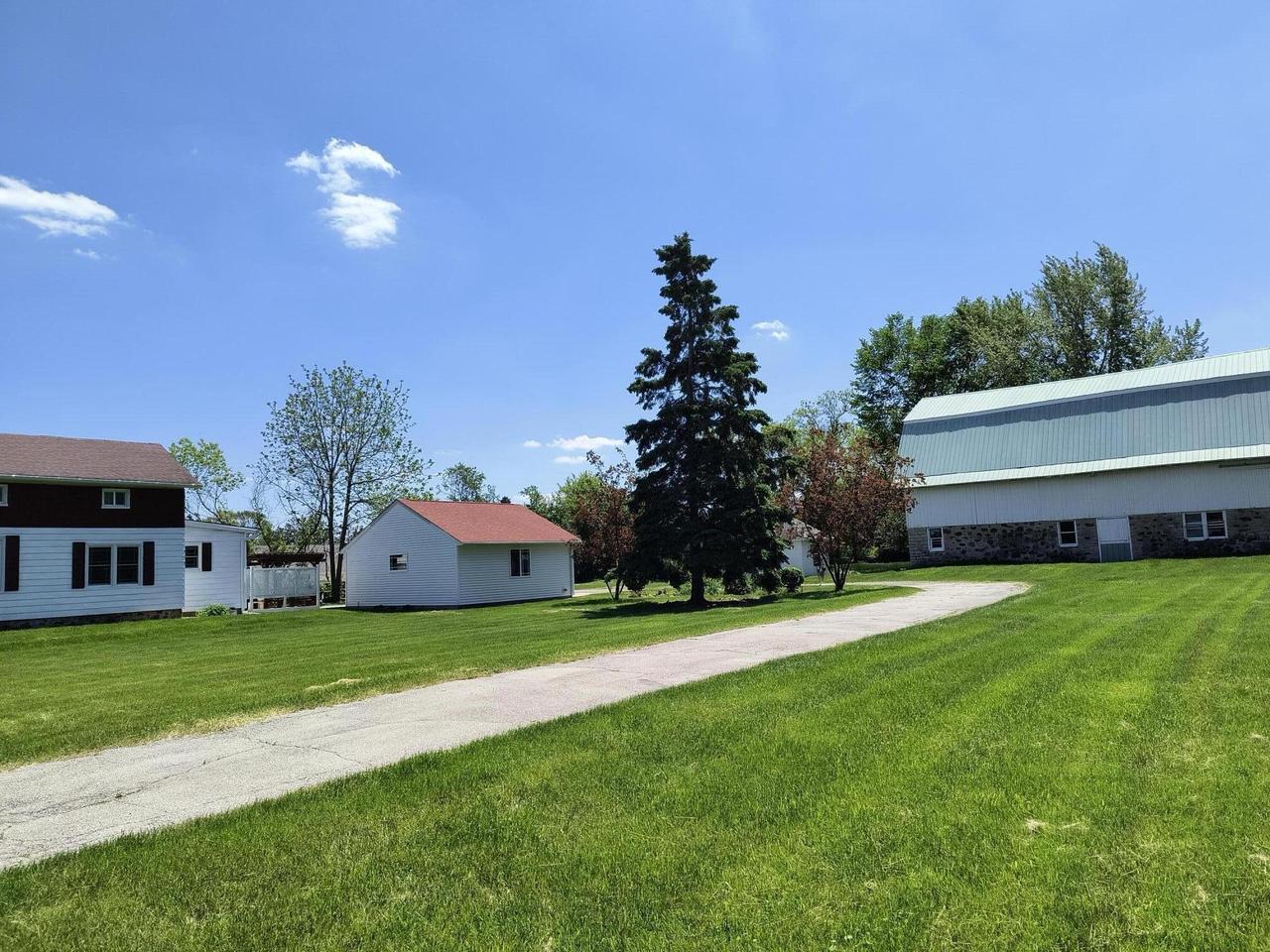 15735 West Lisbon ROAD 15815