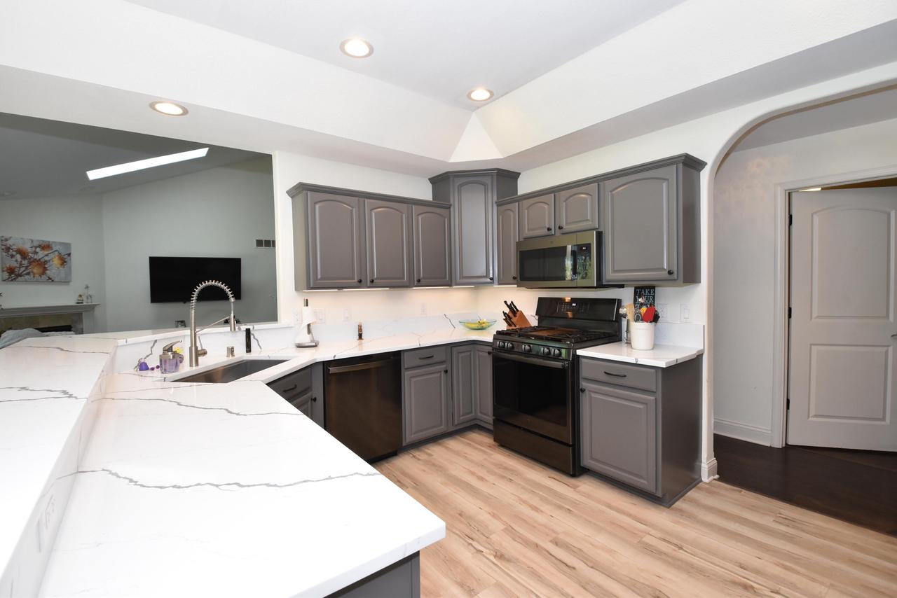 S68W19036 Lembezeder DRIVE