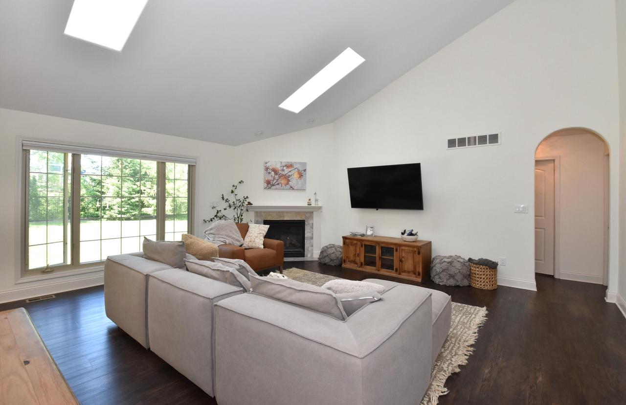 S68W19036 Lembezeder DRIVE