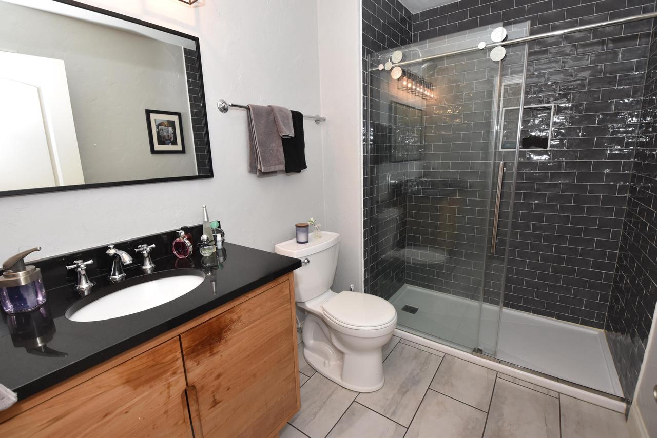 S68W19036 Lembezeder DRIVE