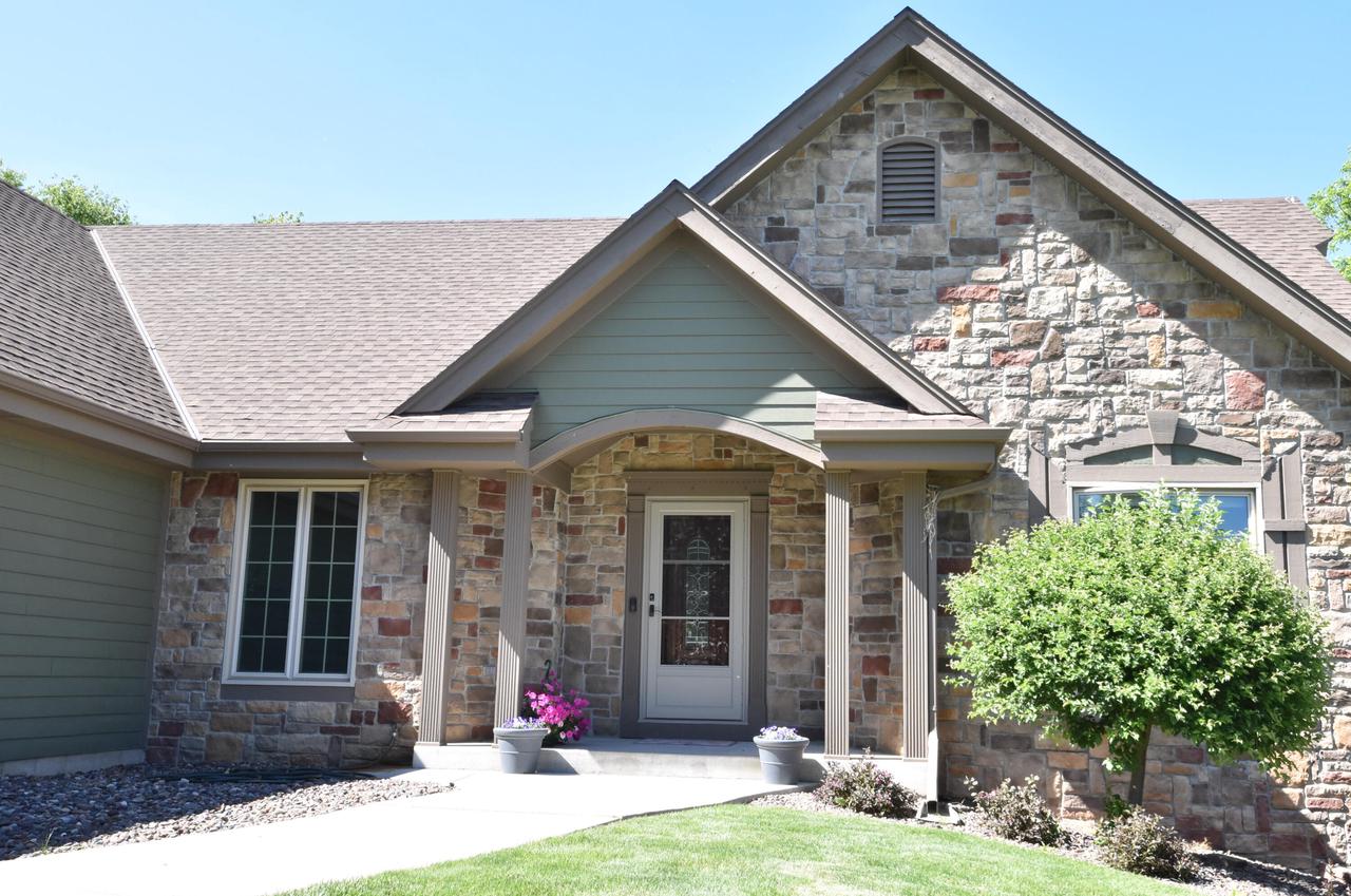 S68W19036 Lembezeder DRIVE