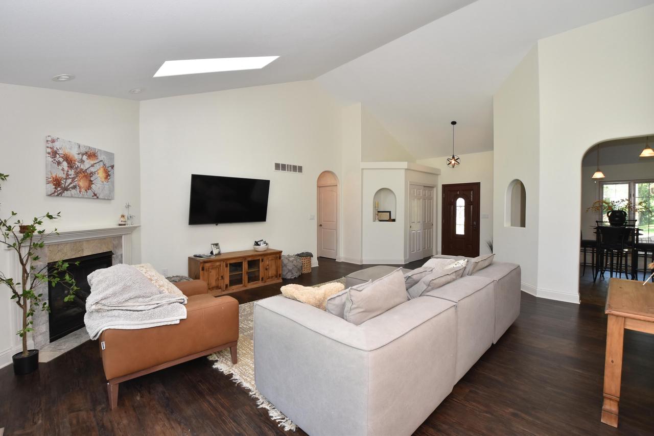 S68W19036 Lembezeder DRIVE