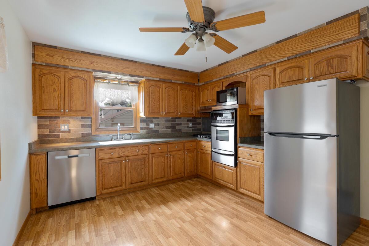 10127 West Schlinger AVENUE