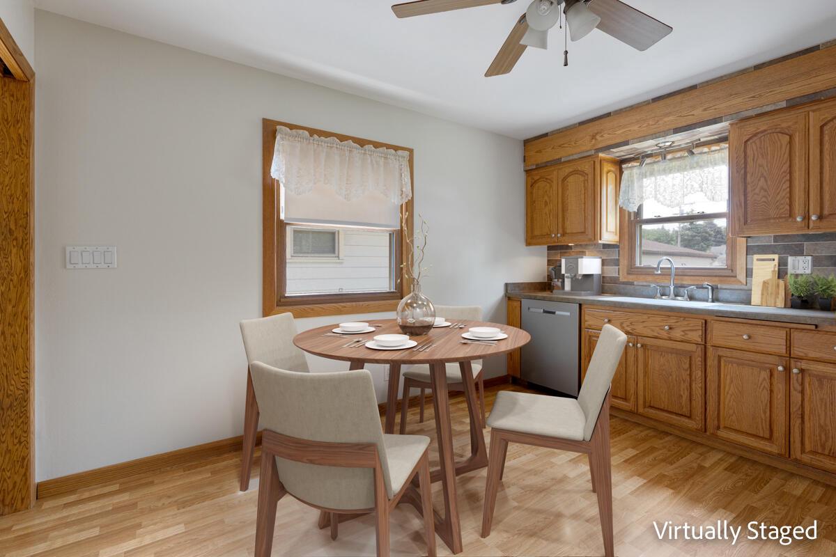 10127 West Schlinger AVENUE