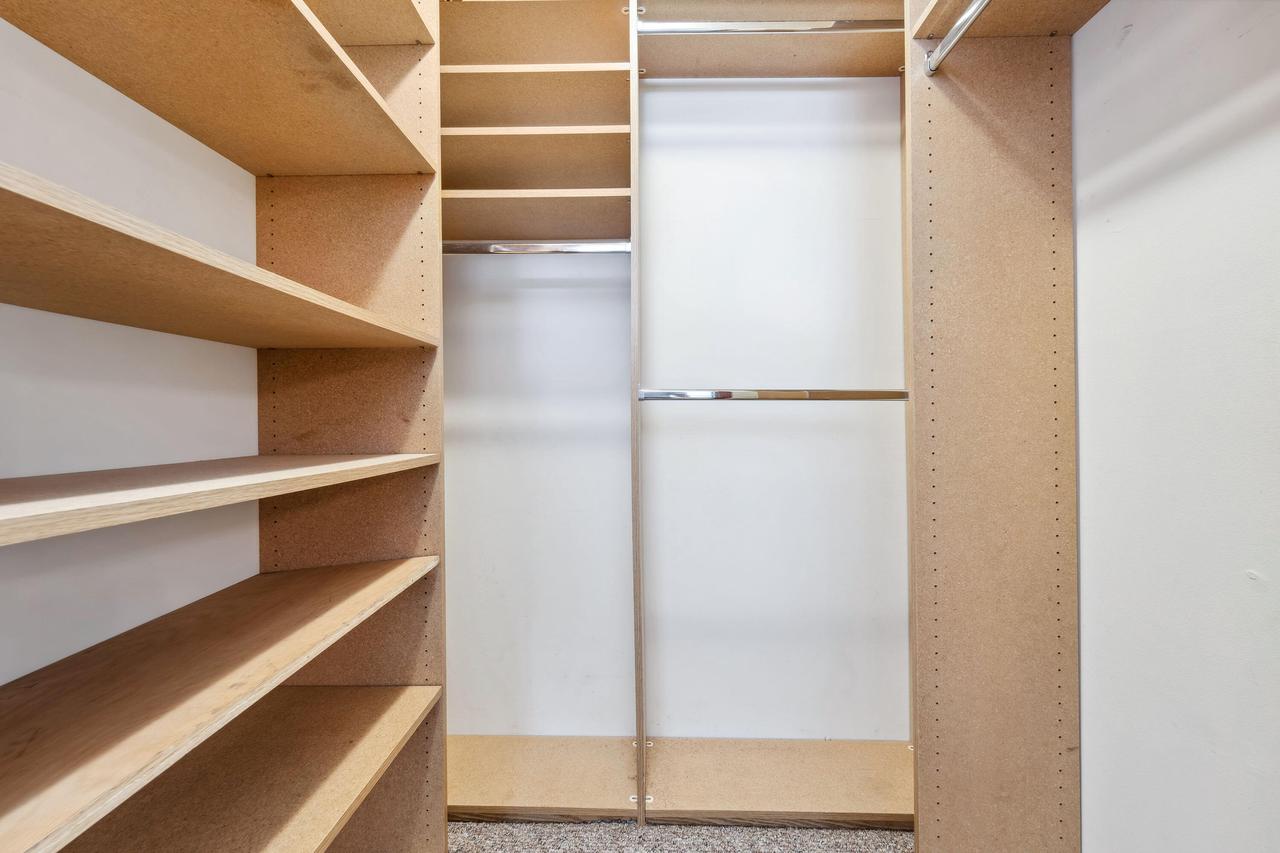 1647 South Coachlight DRIVE