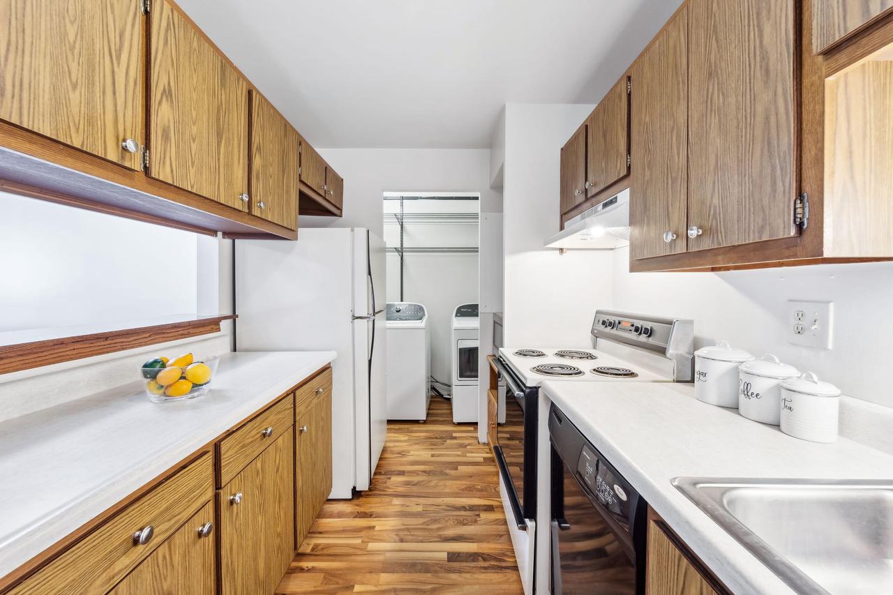 1647 South Coachlight DRIVE