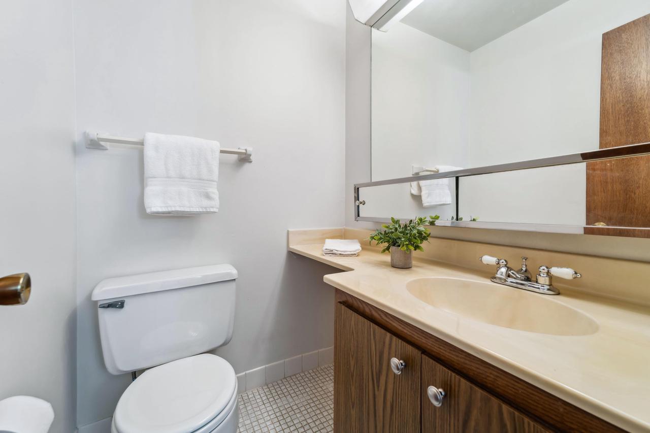 1647 South Coachlight DRIVE