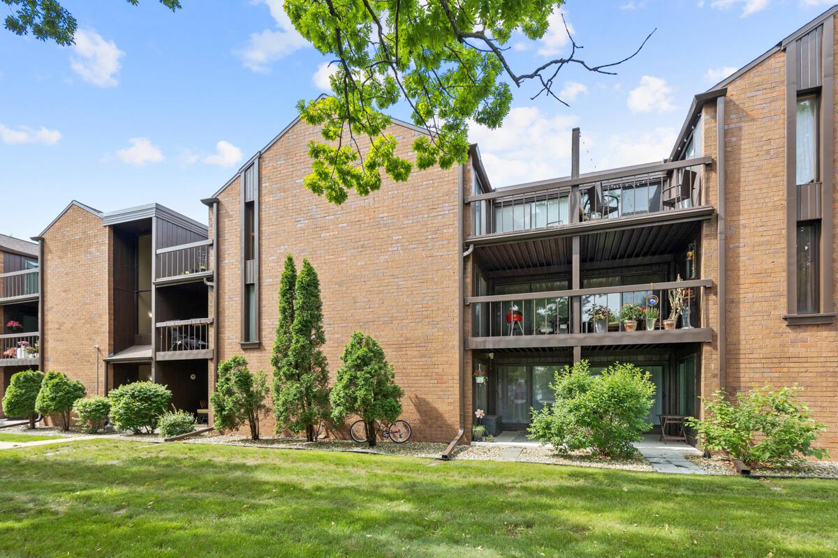 5200 South Tuckaway BOULEVARD 167