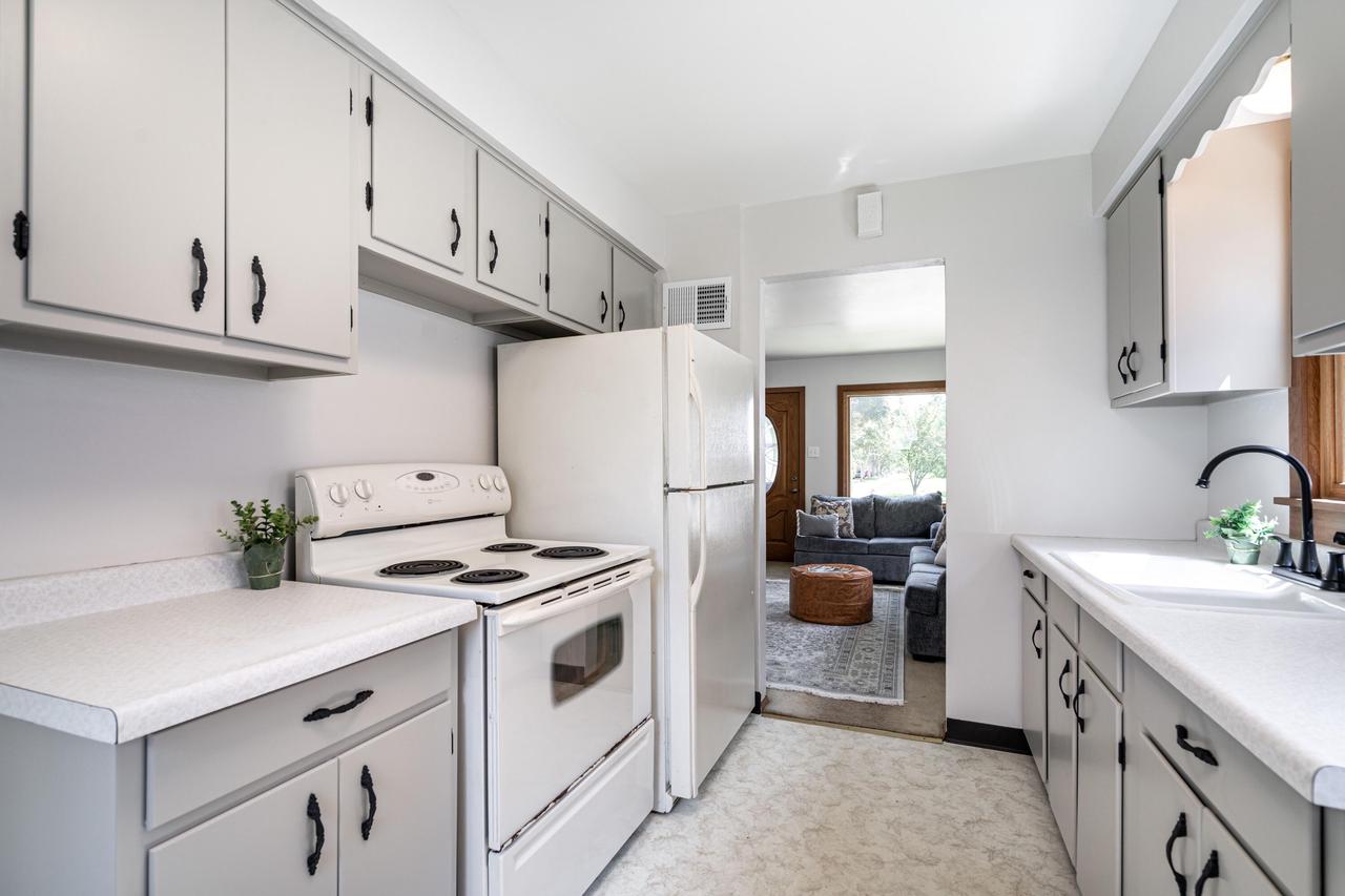 9635 West Grant STREET