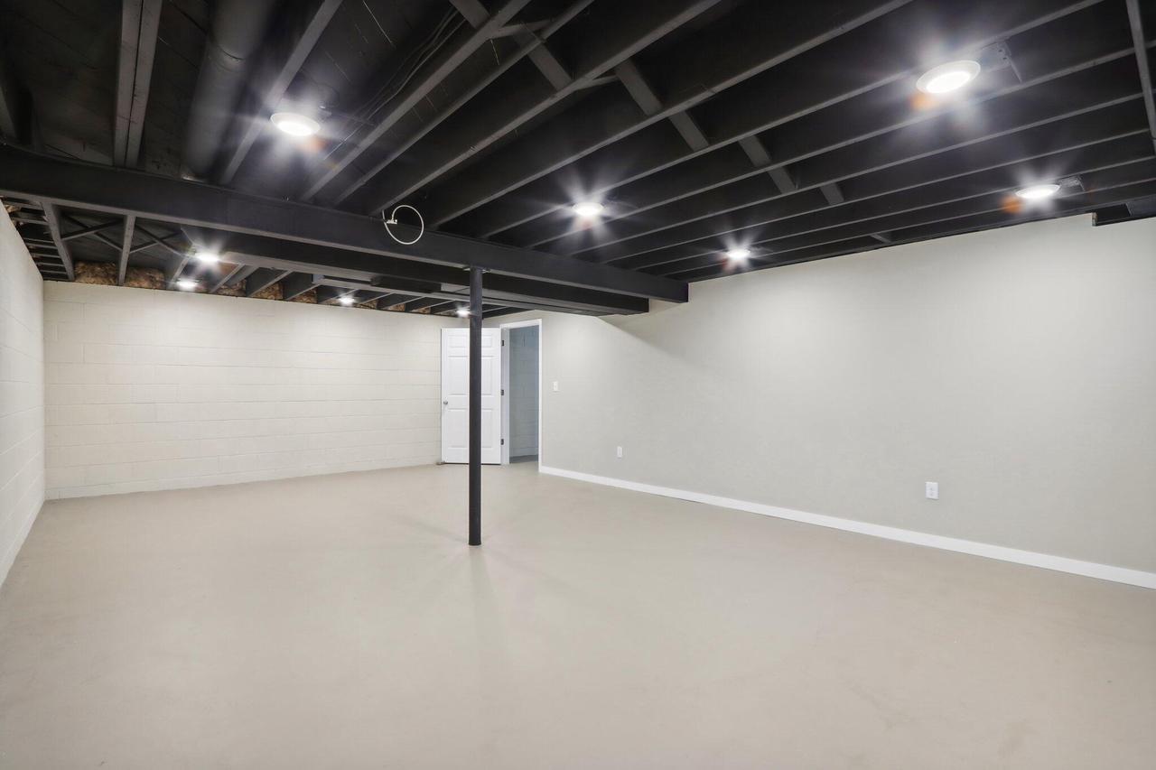 W129N8447 Revere ROAD