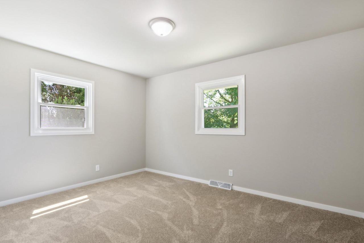 W129N8447 Revere ROAD