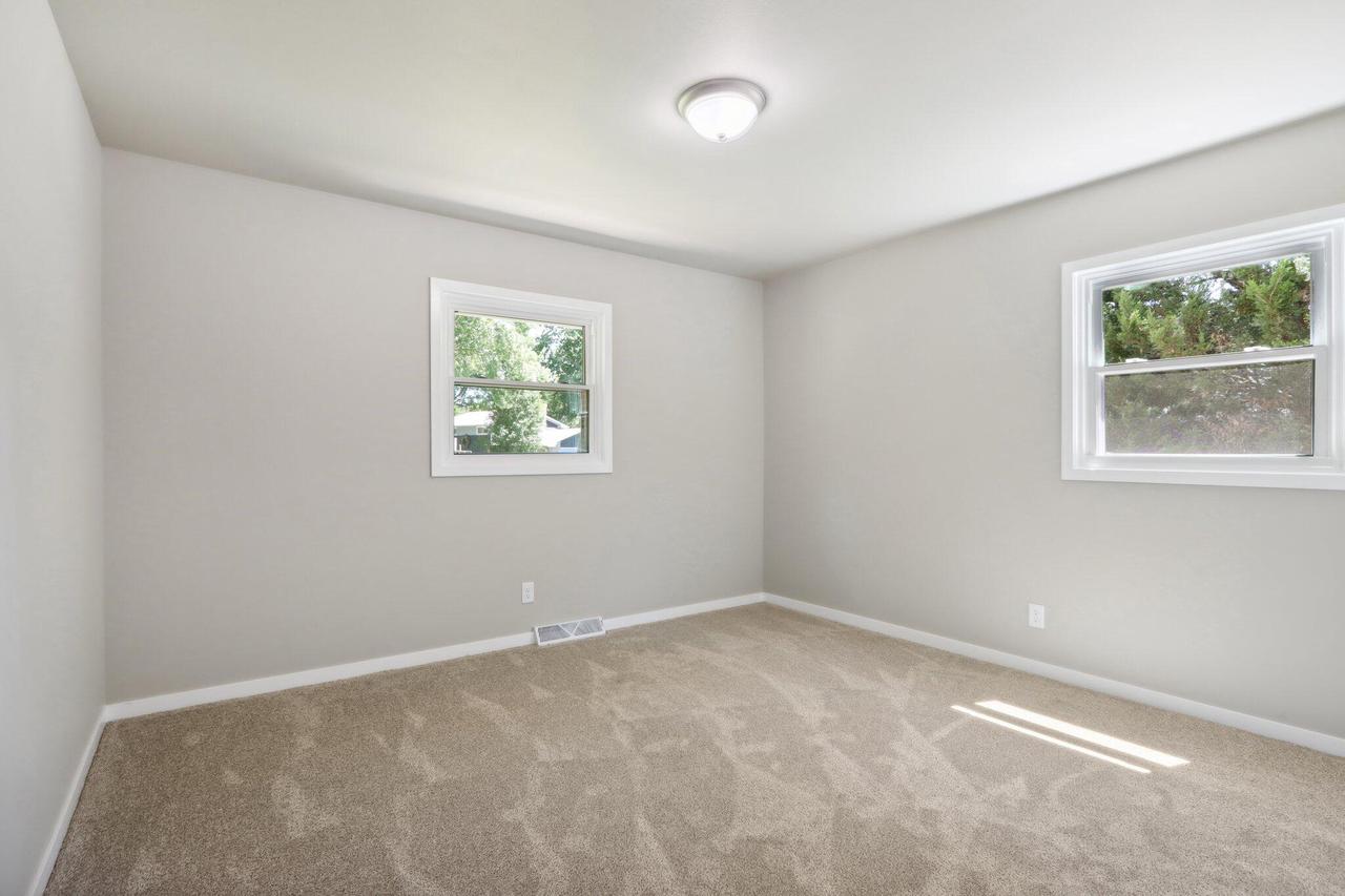 W129N8447 Revere ROAD