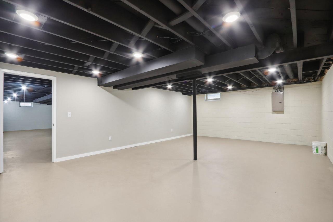 W129N8447 Revere ROAD