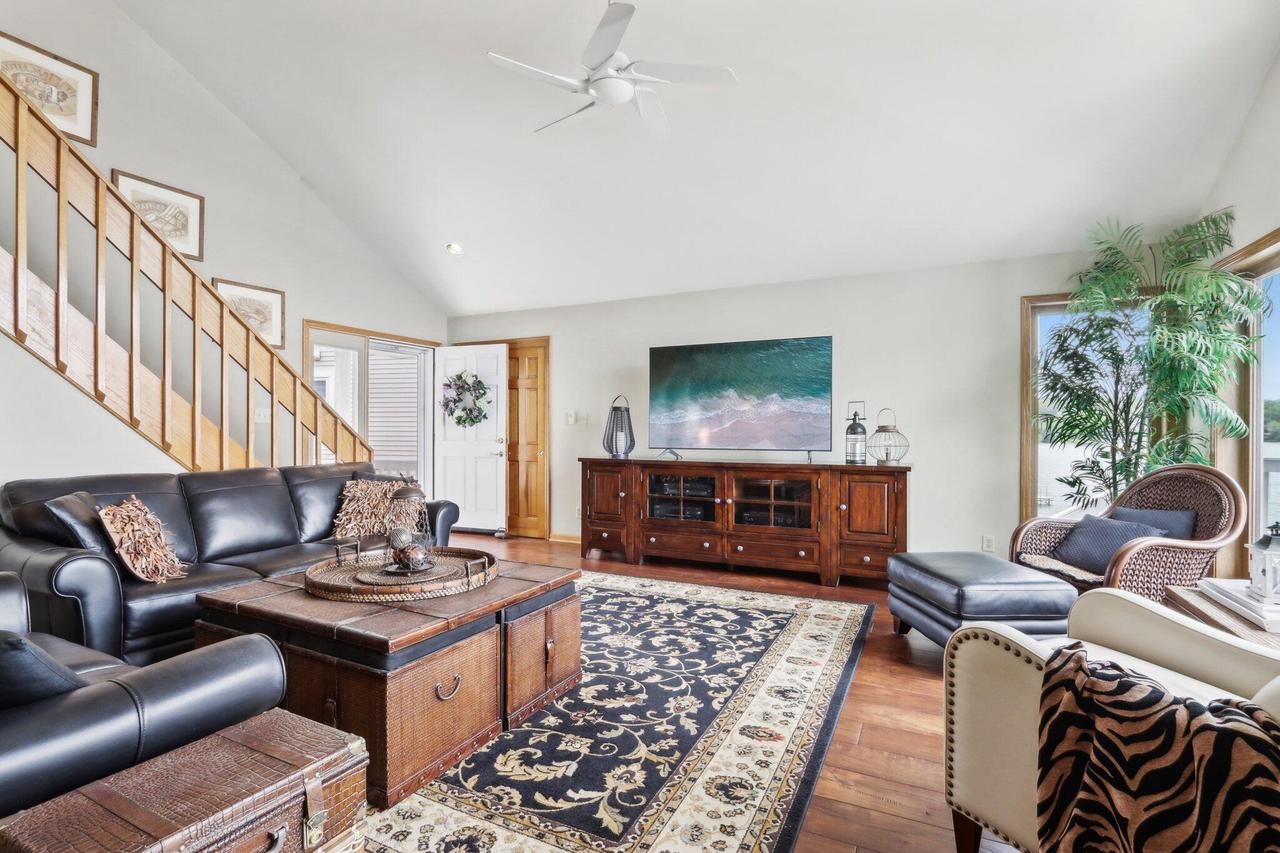 S75W18642 Kingston DRIVE