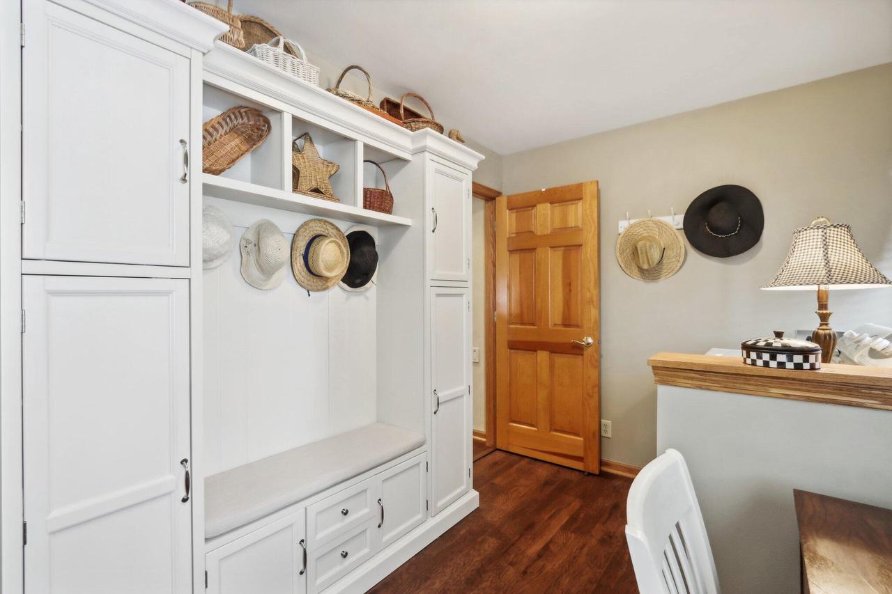 S75W18642 Kingston DRIVE