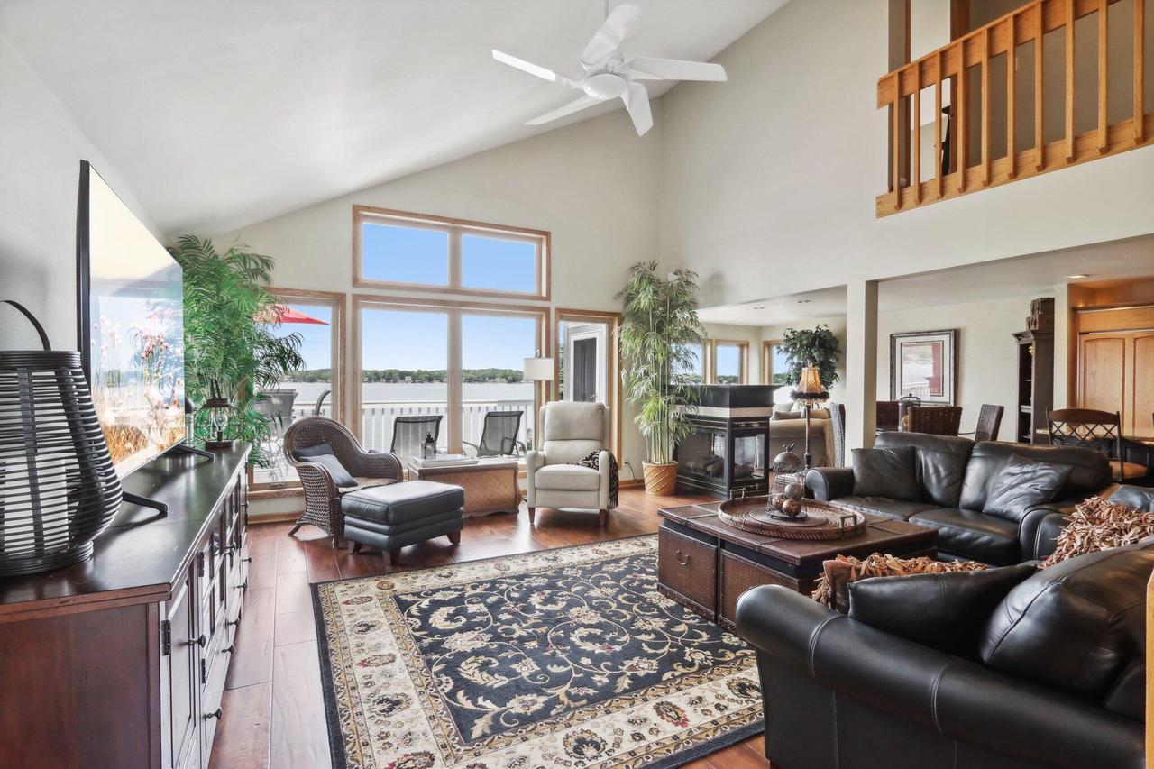 S75W18642 Kingston DRIVE