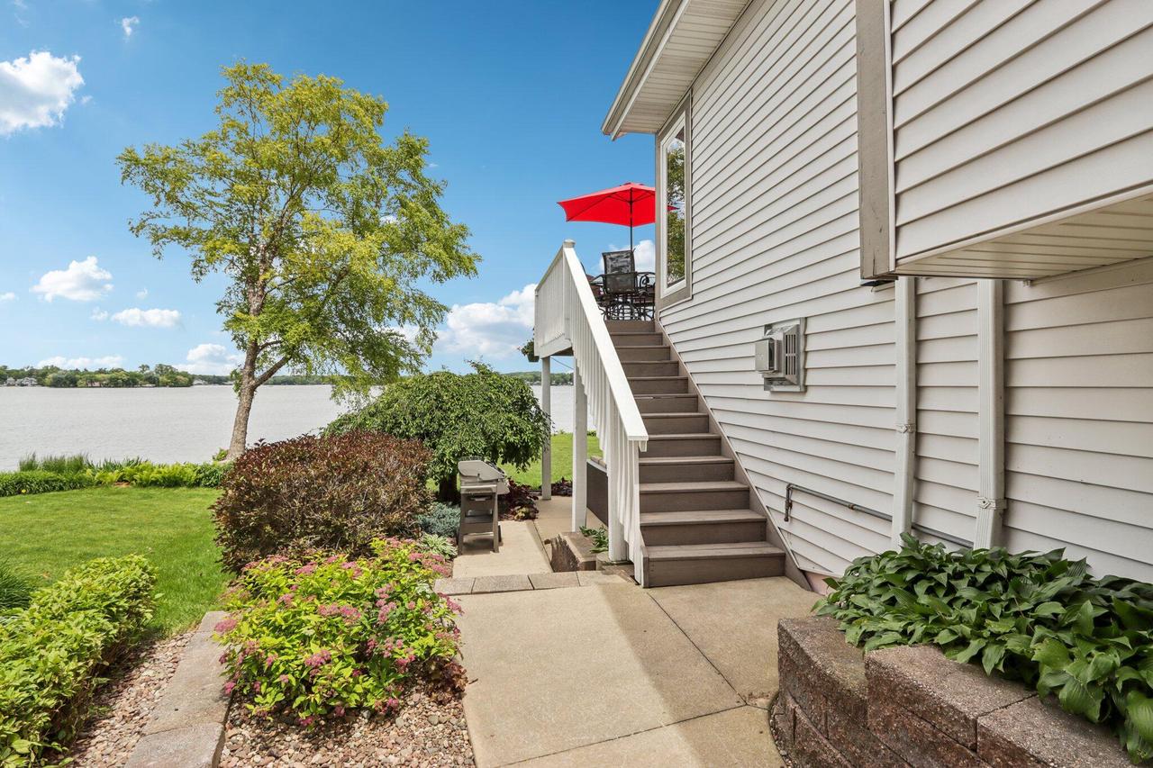 S75W18642 Kingston DRIVE