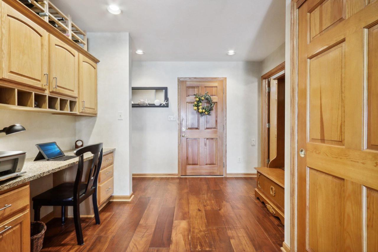 S75W18642 Kingston DRIVE