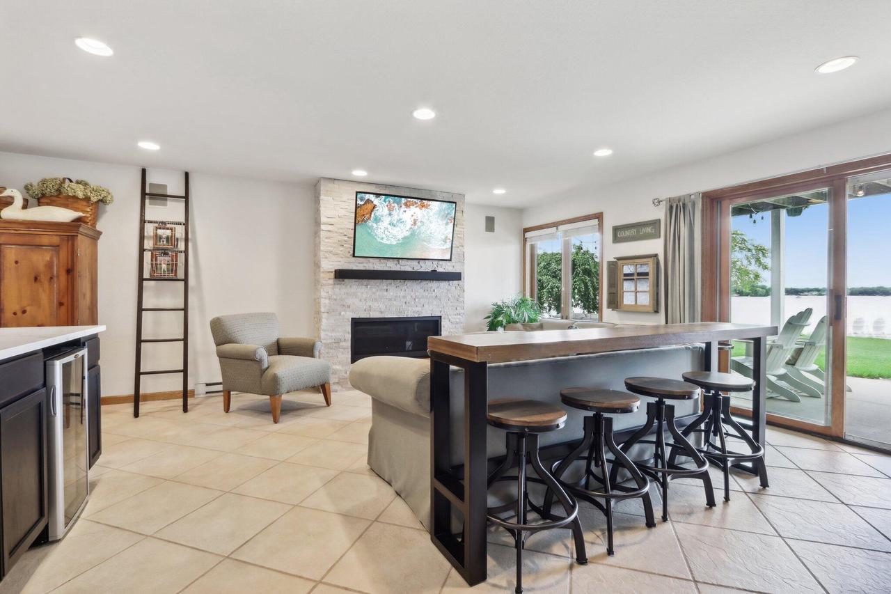 S75W18642 Kingston DRIVE