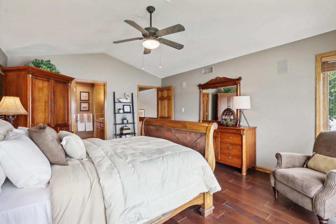 S75W18642 Kingston DRIVE