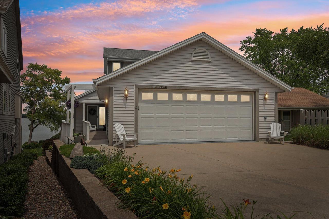 S75W18642 Kingston DRIVE