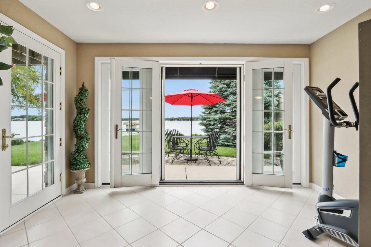 S75W18642 Kingston DRIVE