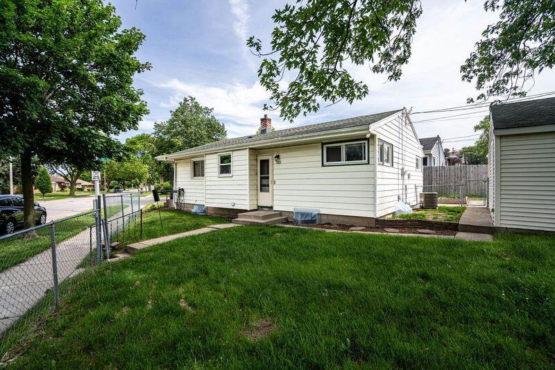 3867 North 99 STREET