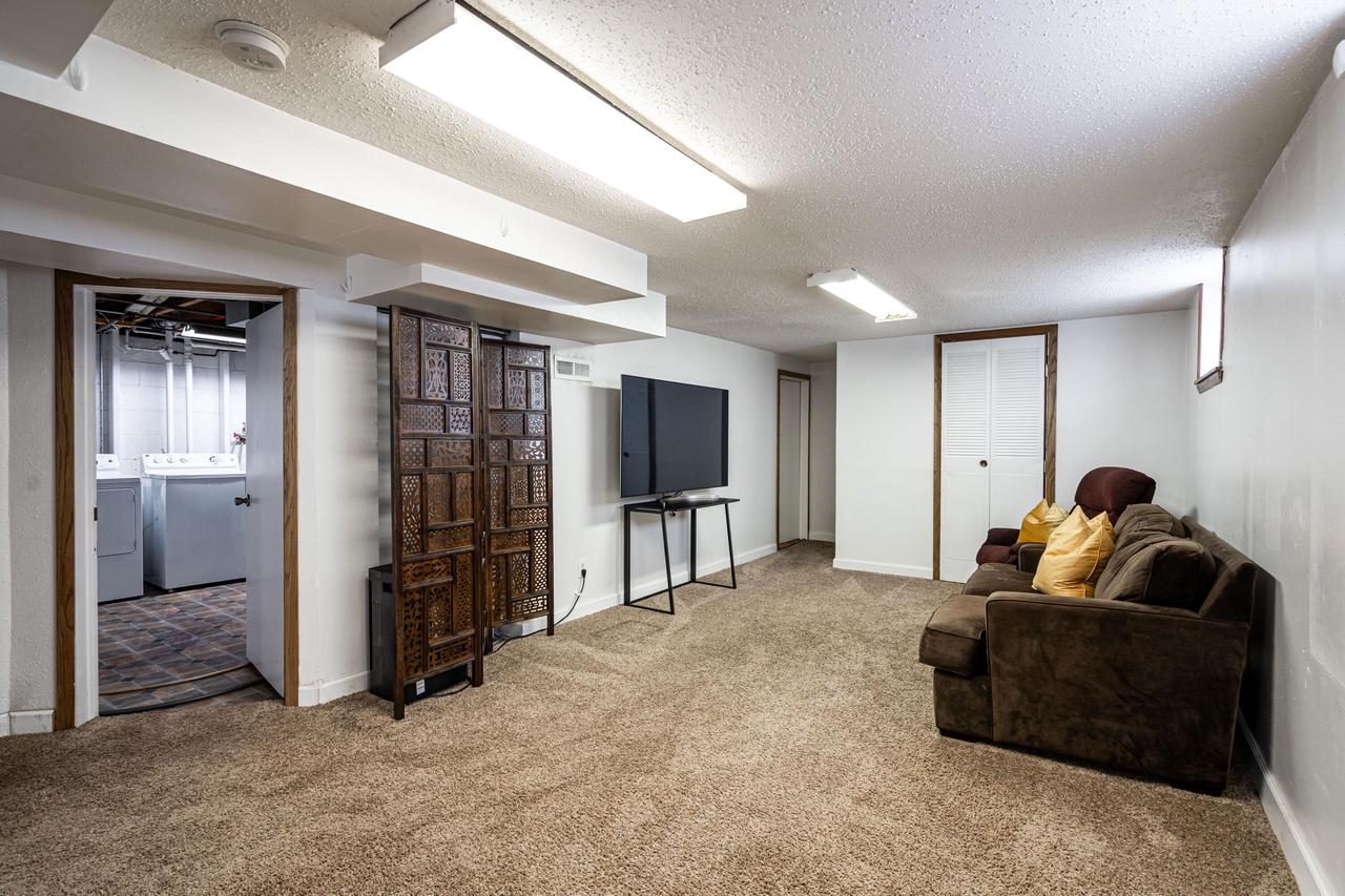 3867 North 99 STREET