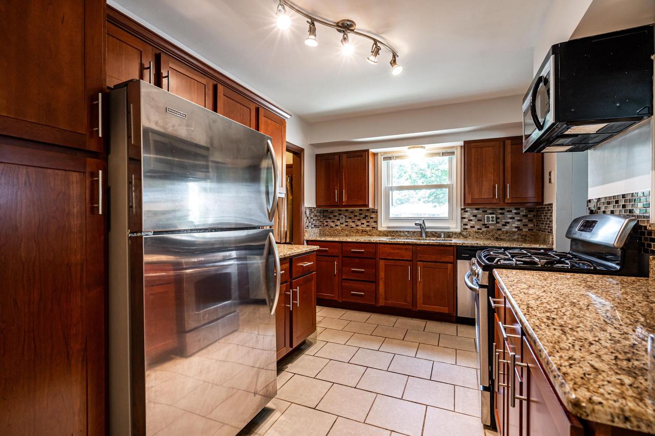 3867 North 99 STREET