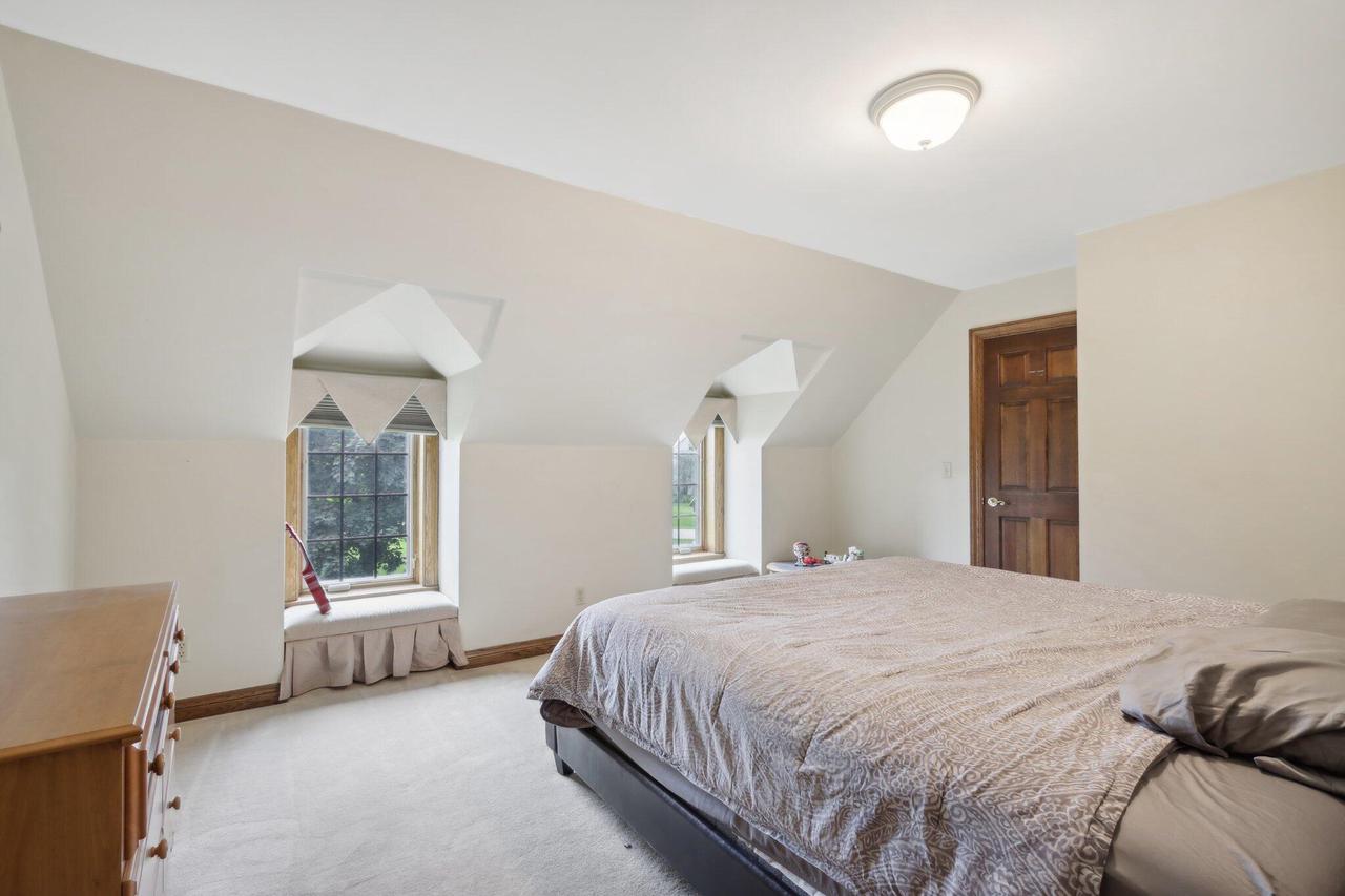 N8W29926 Woodcrest DRIVE