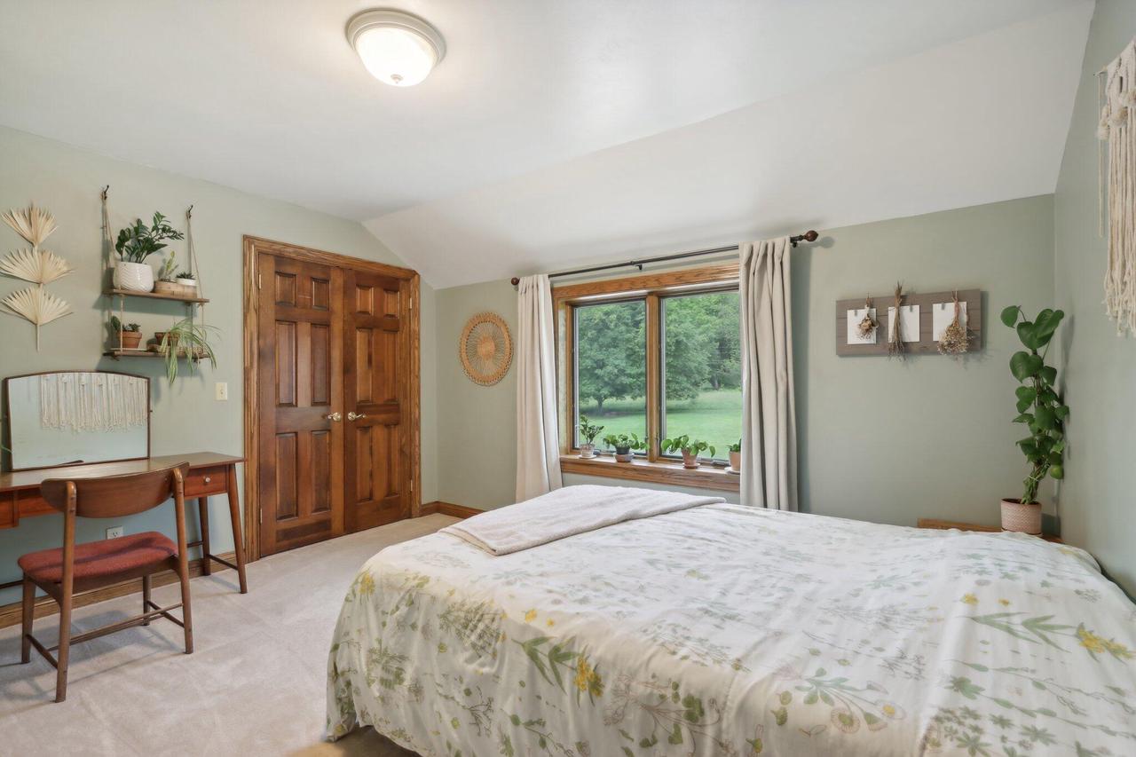 N8W29926 Woodcrest DRIVE