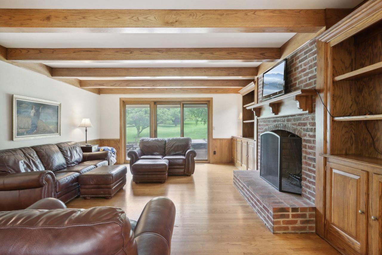 N8W29926 Woodcrest DRIVE