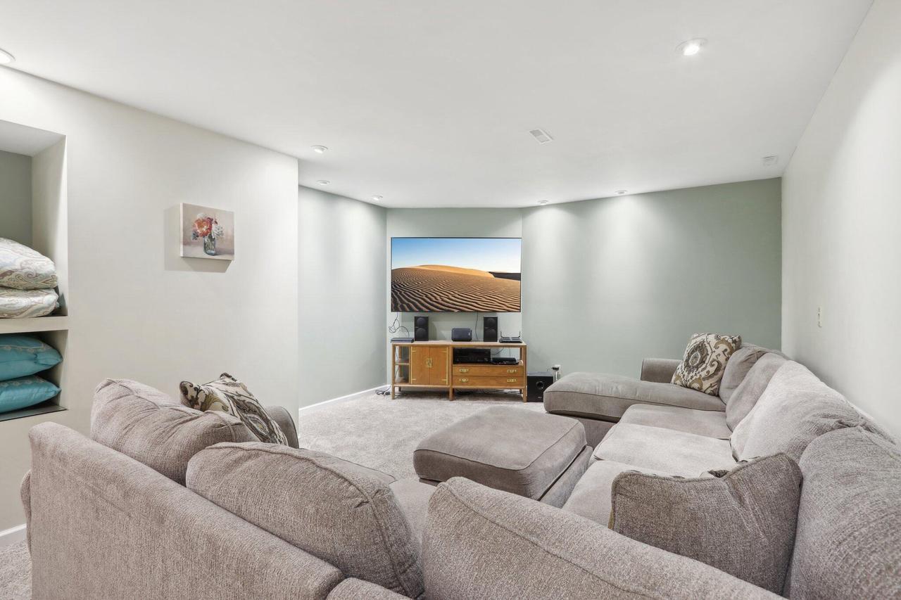 N8W29926 Woodcrest DRIVE