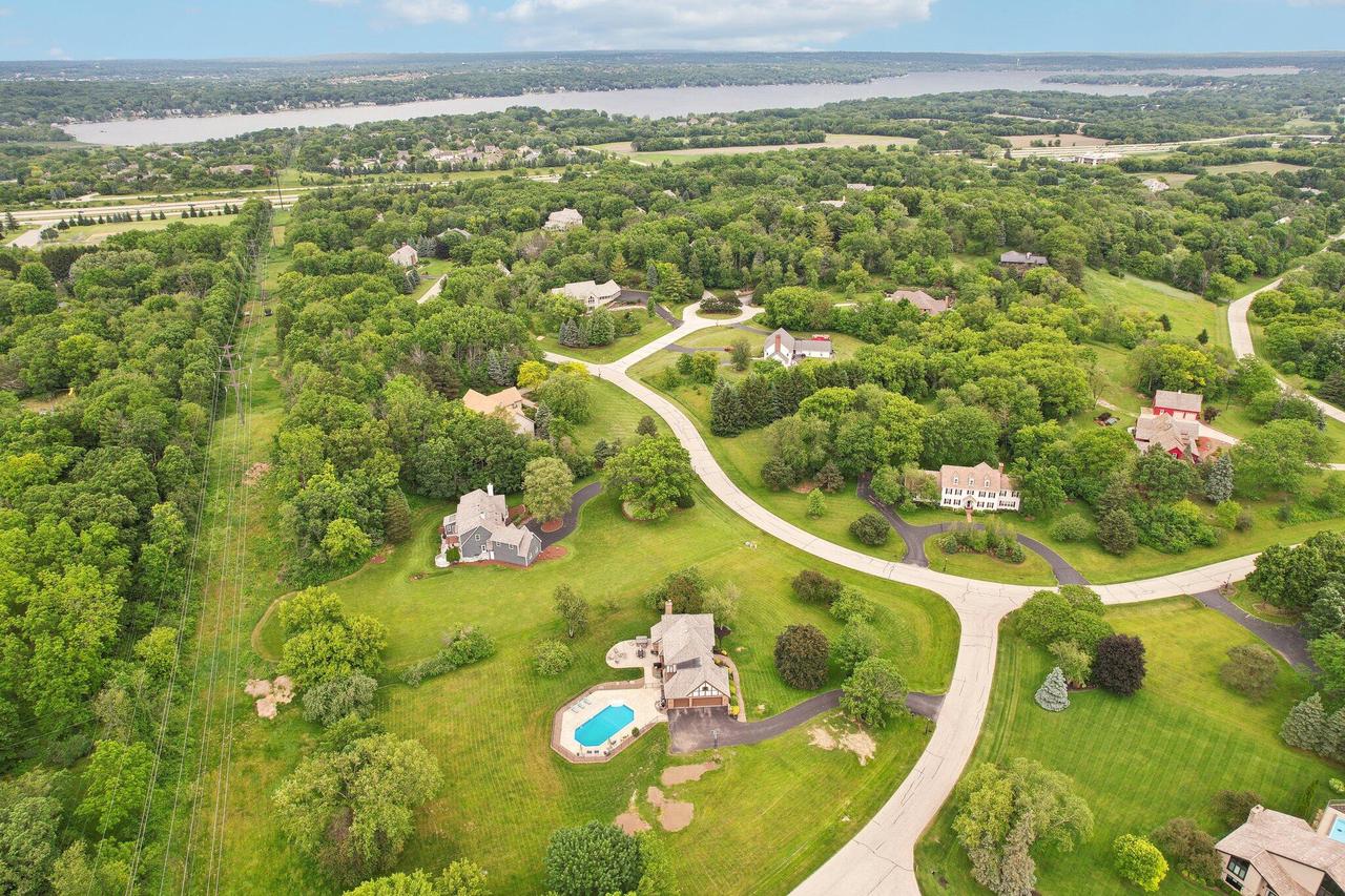 N8W29926 Woodcrest DRIVE