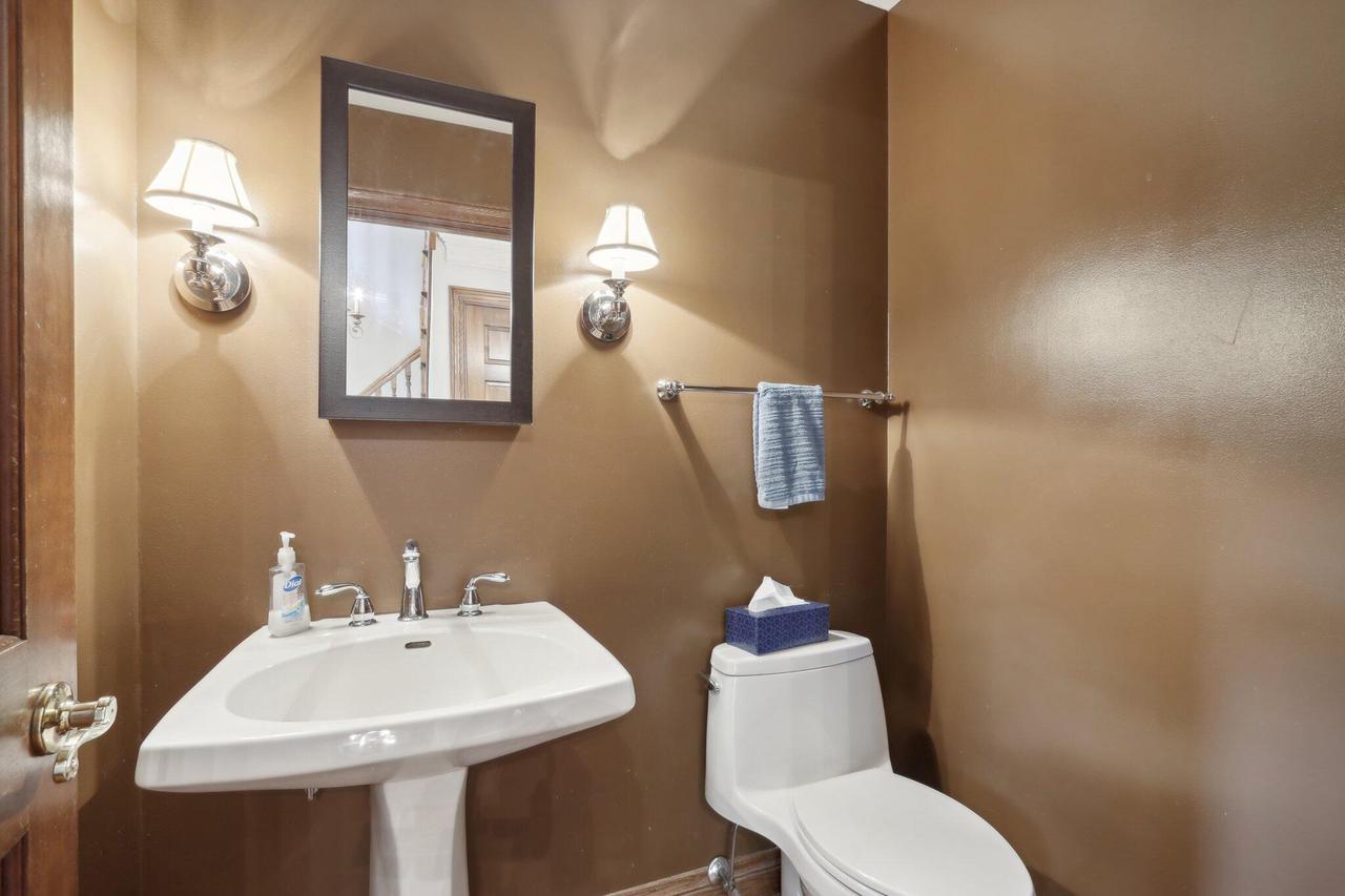 N8W29926 Woodcrest DRIVE