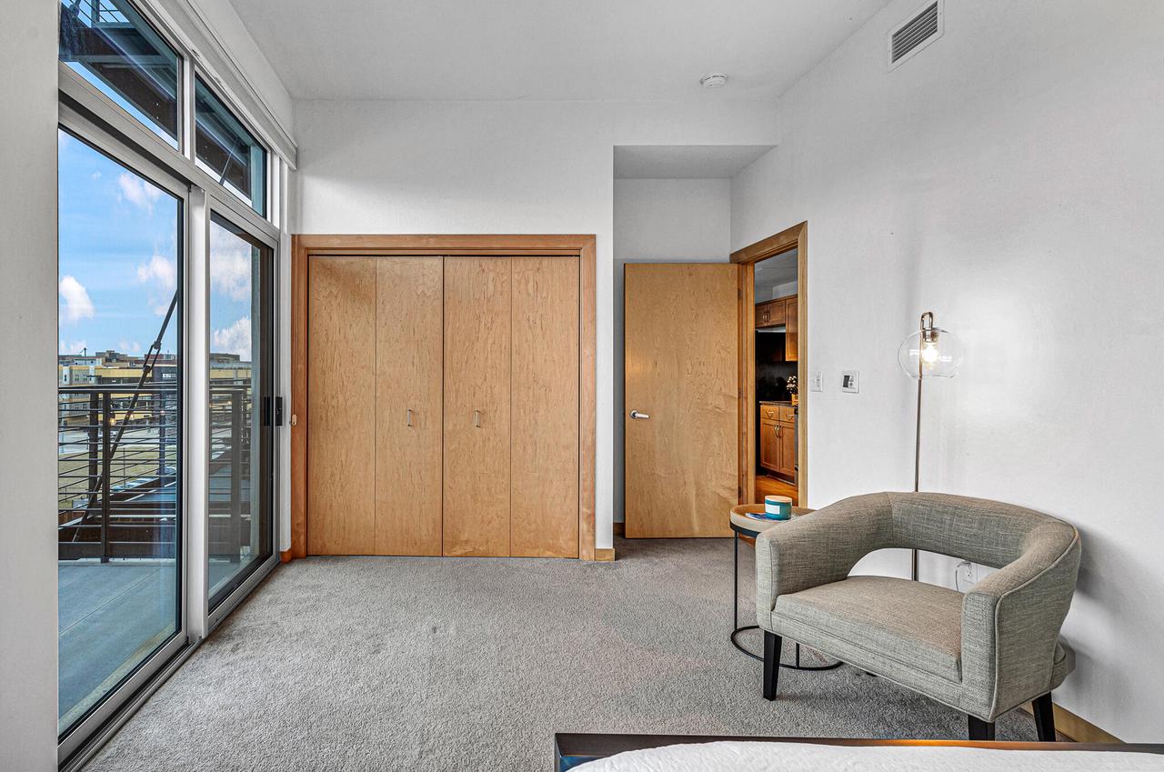 106 West Seeboth STREET 512