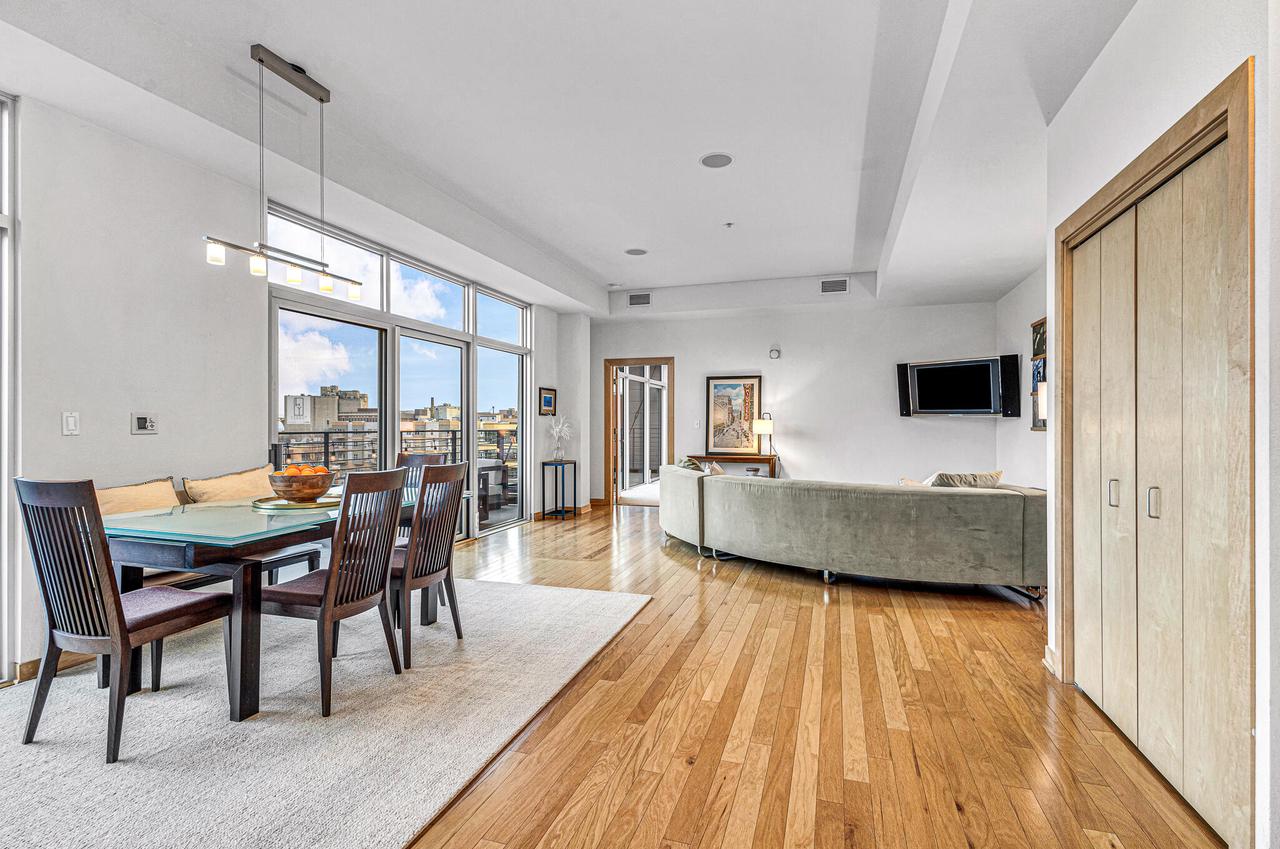 106 West Seeboth STREET 512