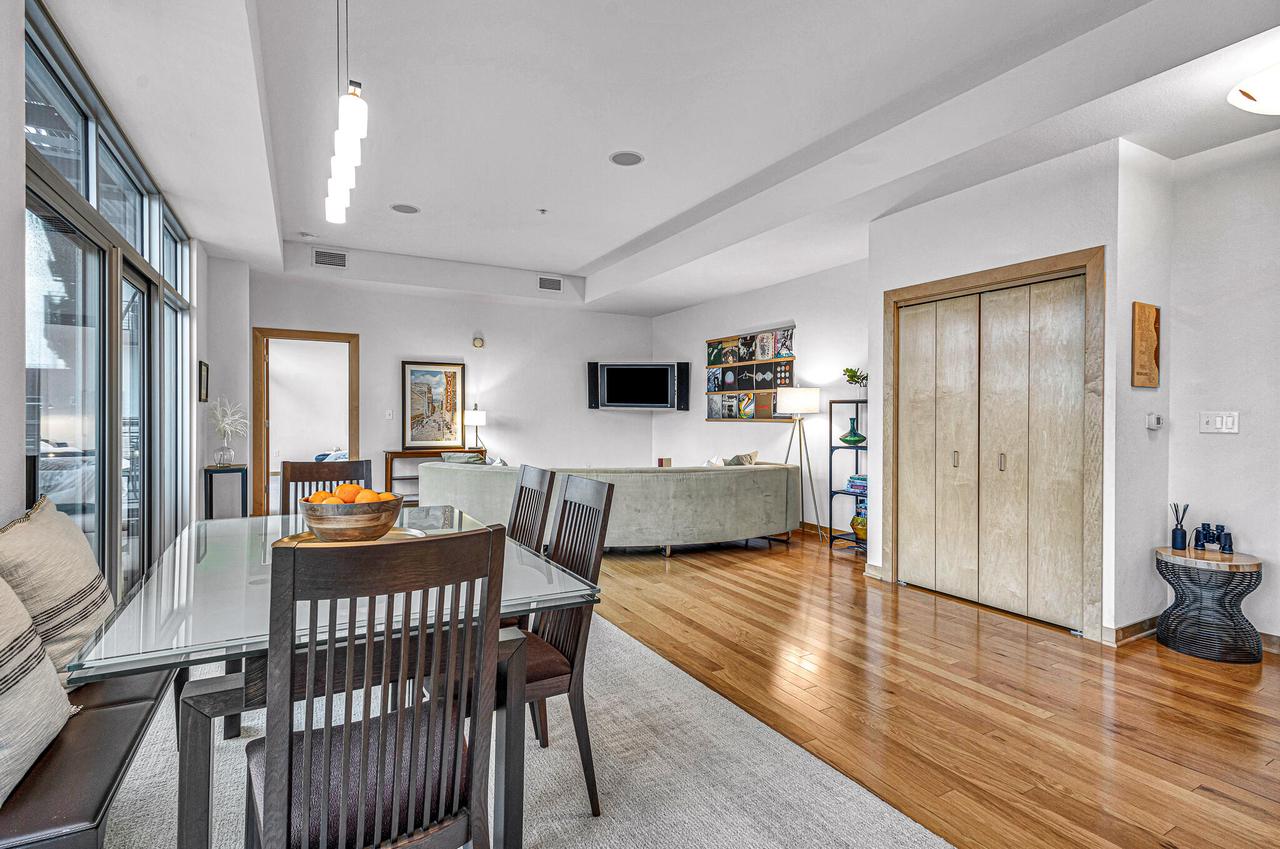 106 West Seeboth STREET 512