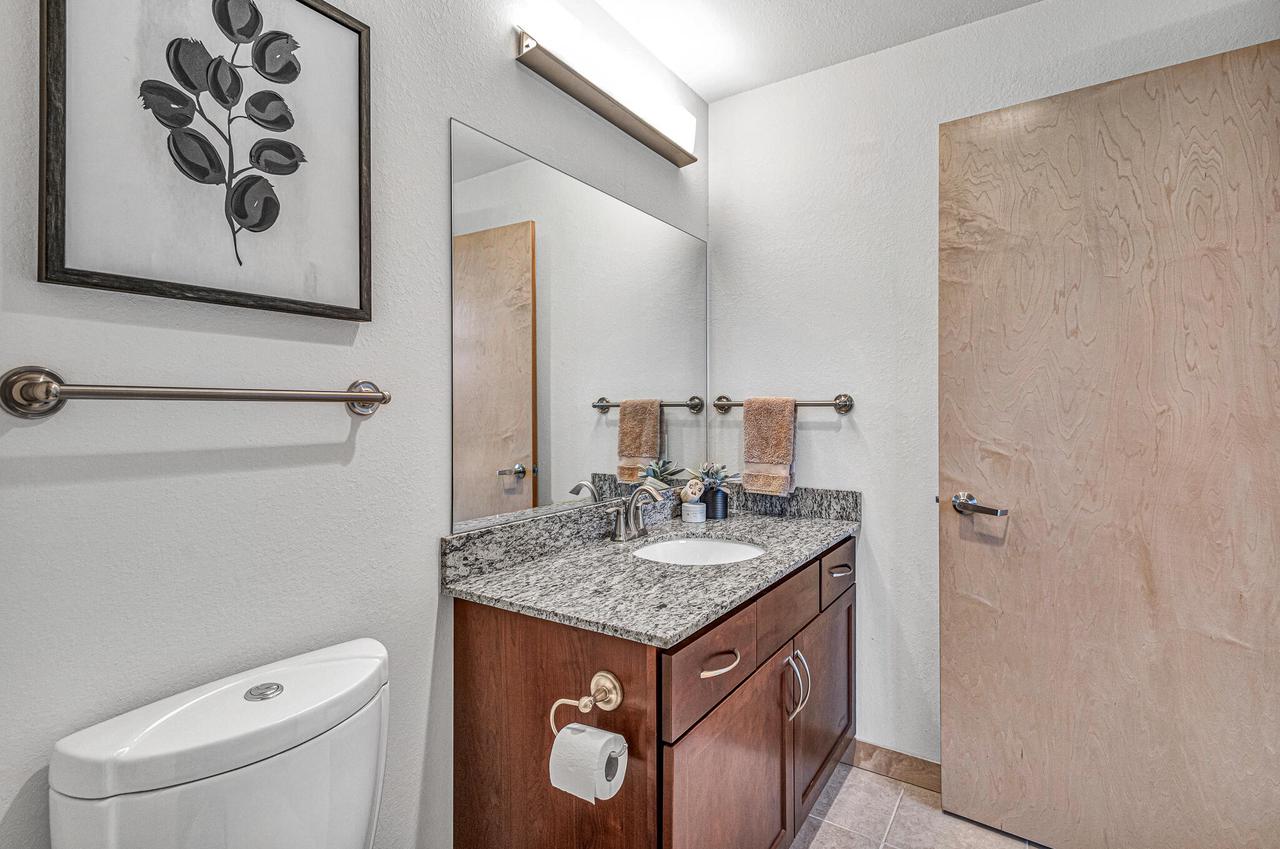 106 West Seeboth STREET 512