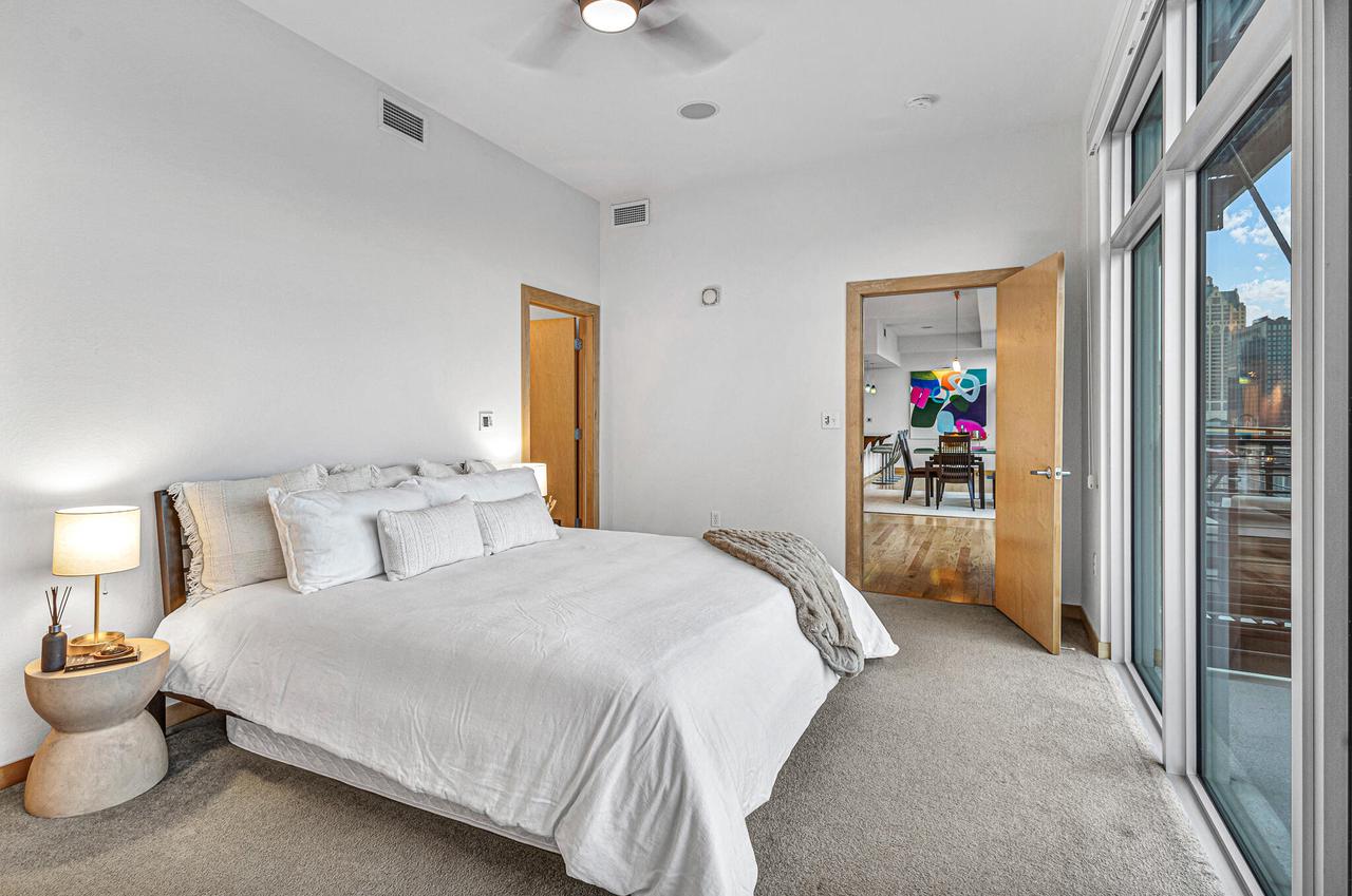 106 West Seeboth STREET 512