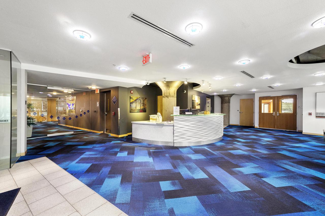 106 West Seeboth STREET 512