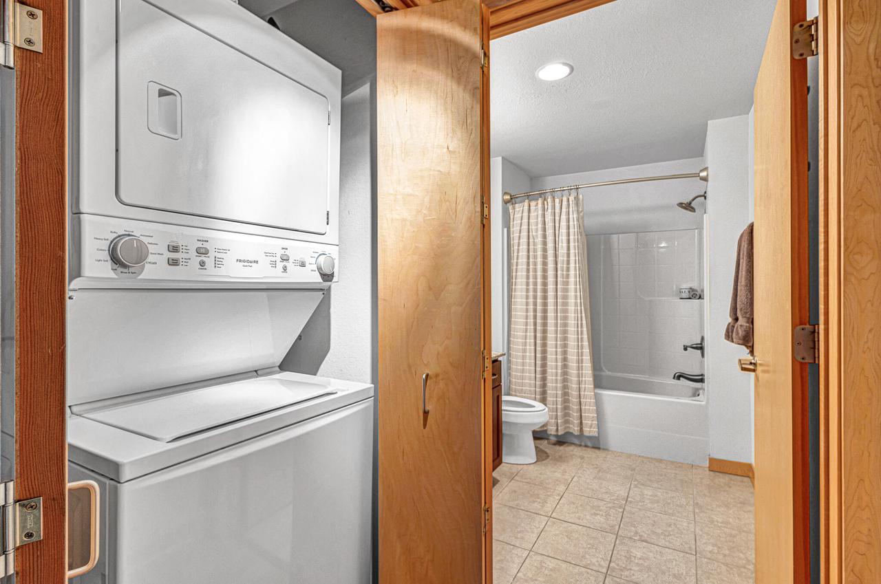 106 West Seeboth STREET 512