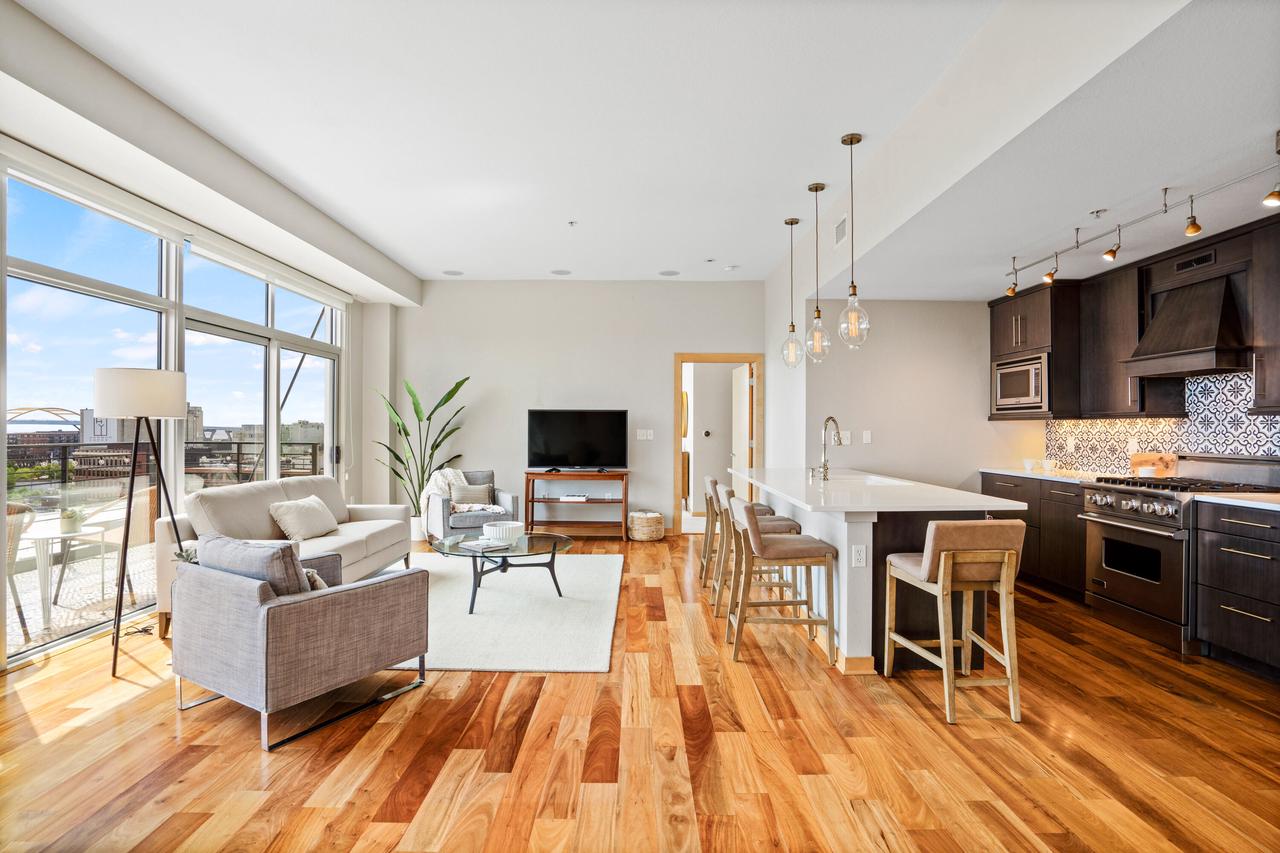 106 West Seeboth STREET 903