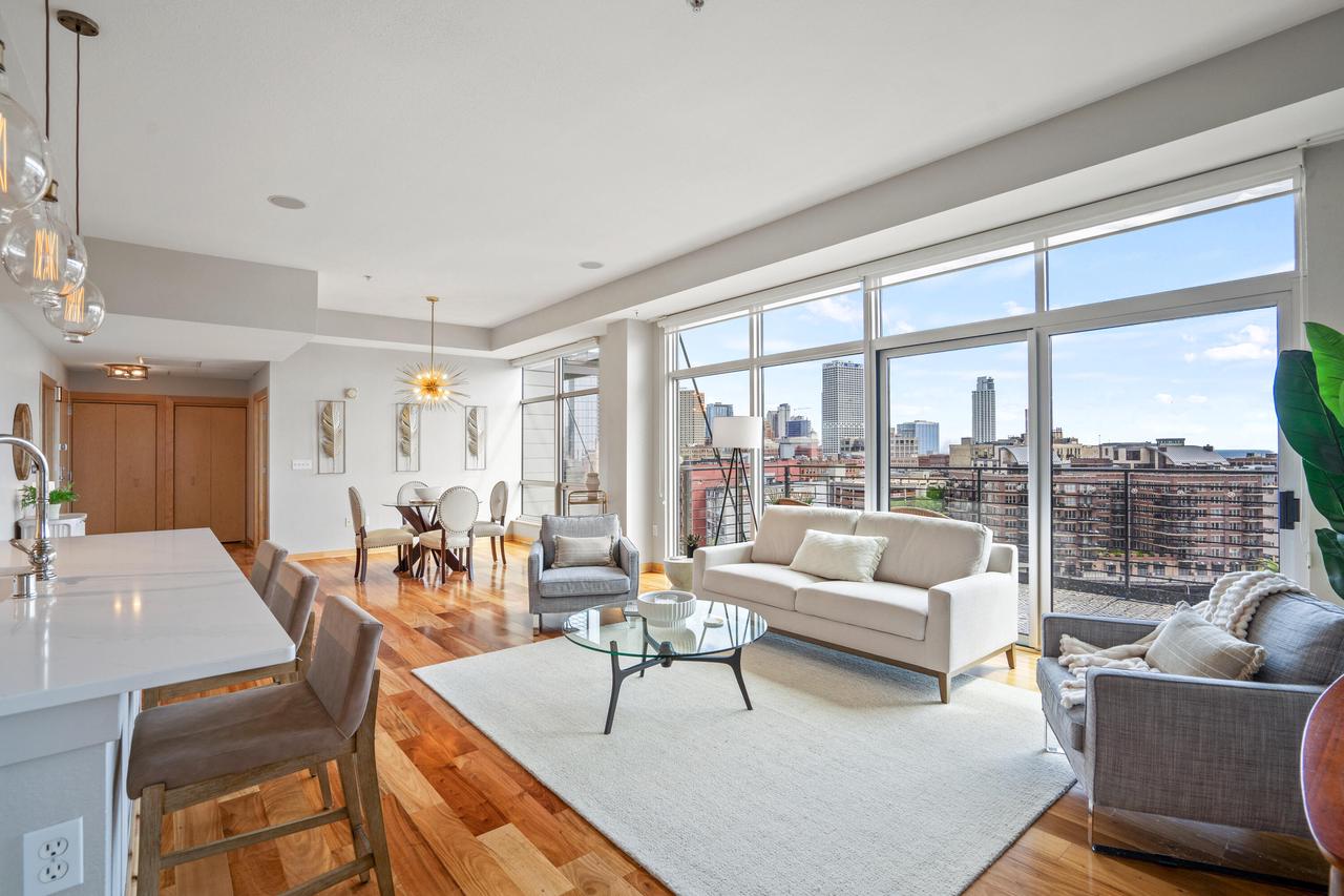 106 West Seeboth STREET 903