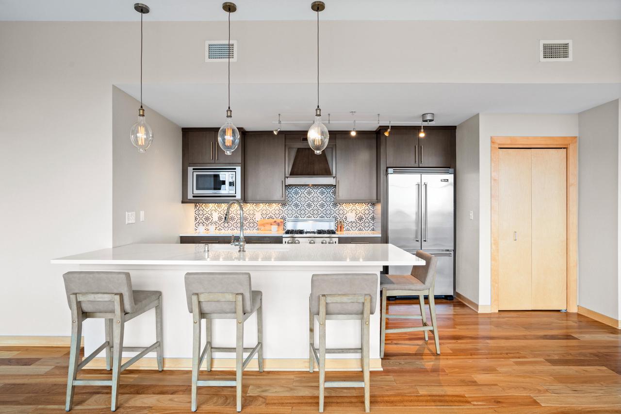 106 West Seeboth STREET 903