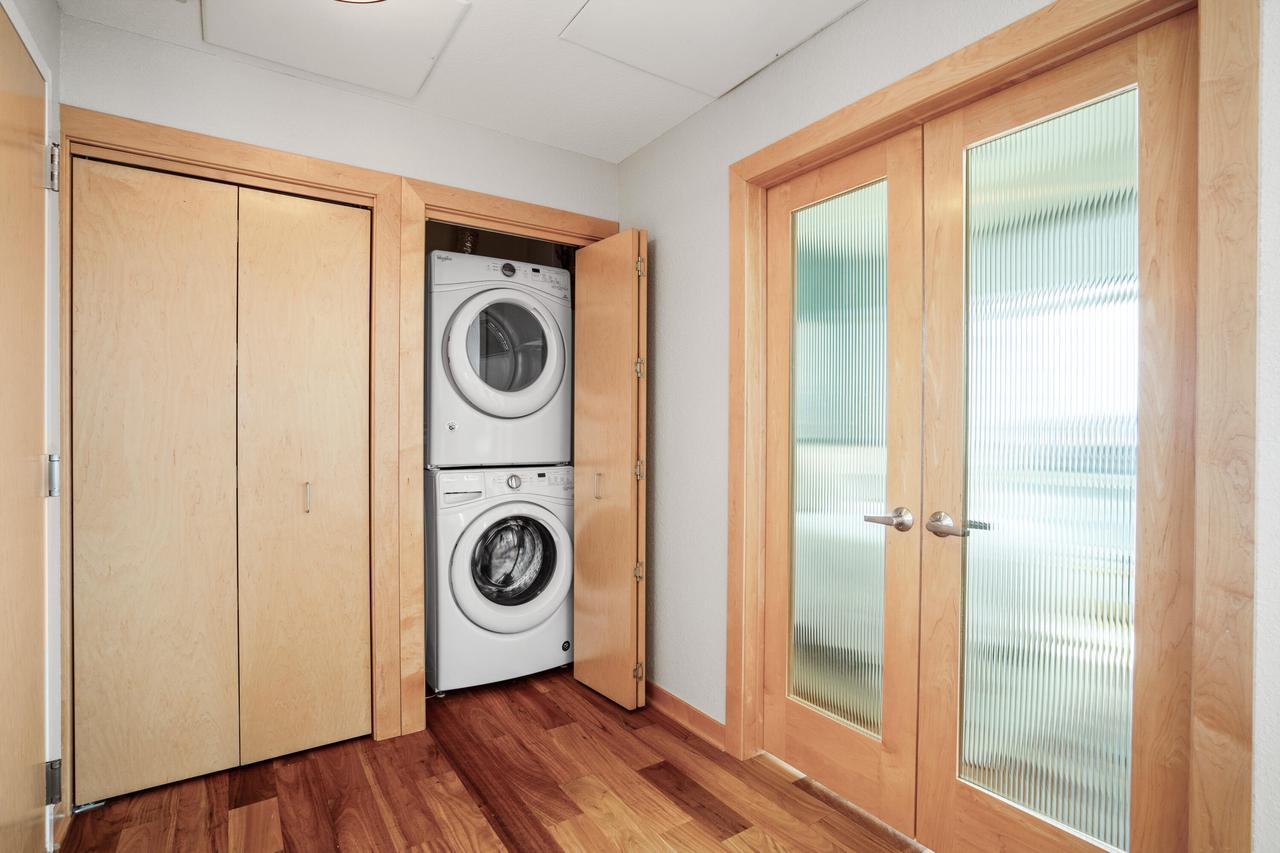 106 West Seeboth STREET 903