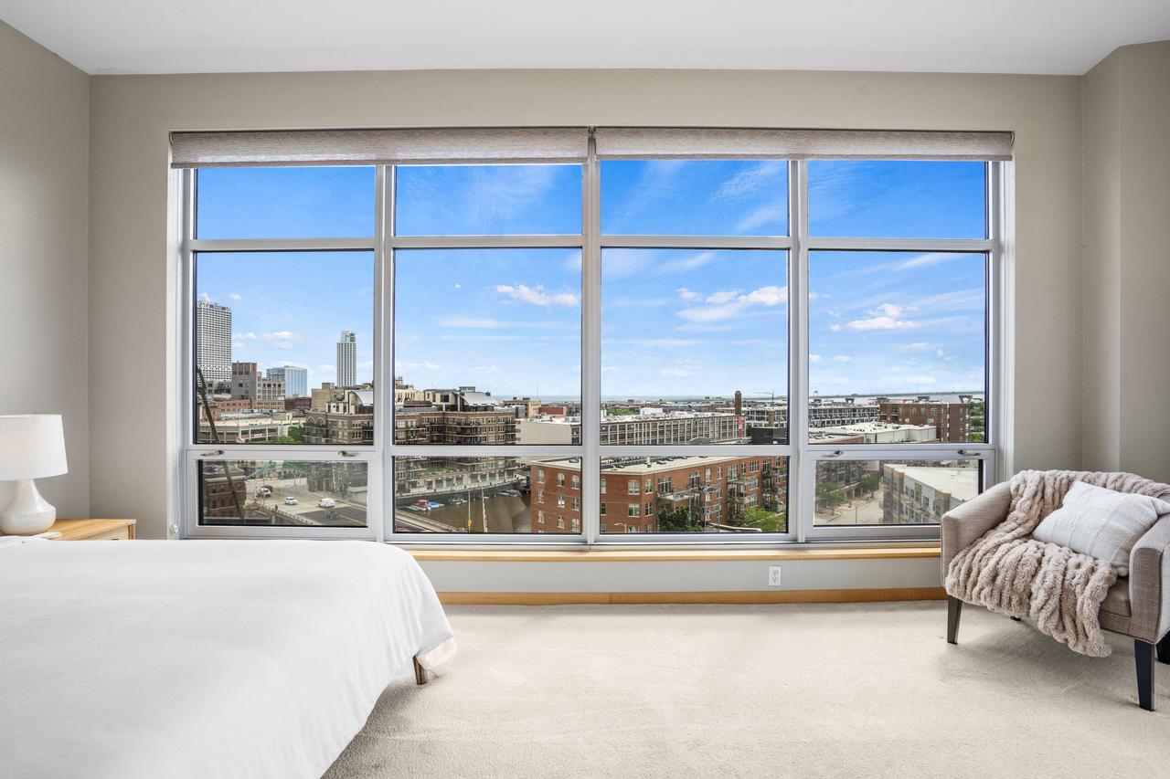 106 West Seeboth STREET 903