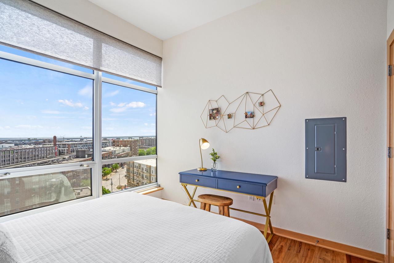 106 West Seeboth STREET 903