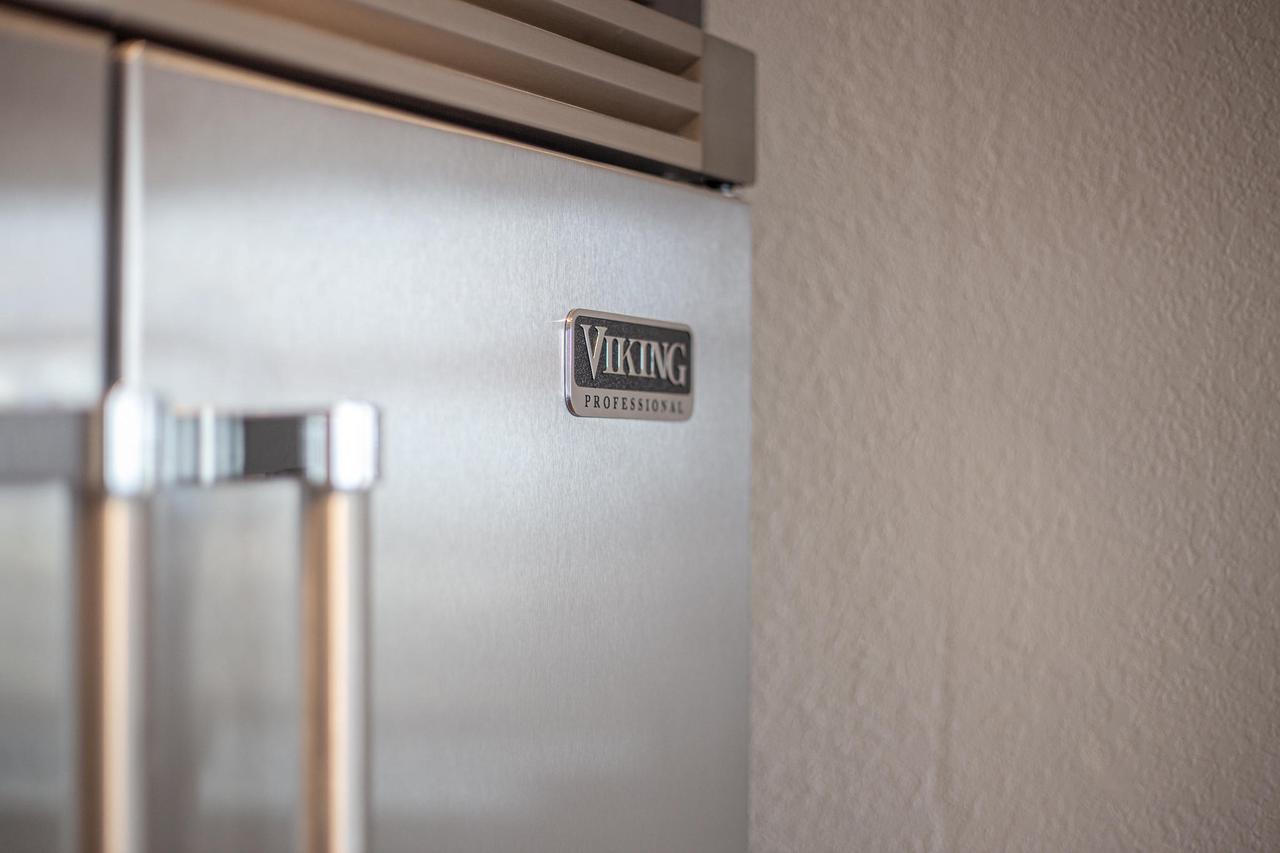 106 West Seeboth STREET 903